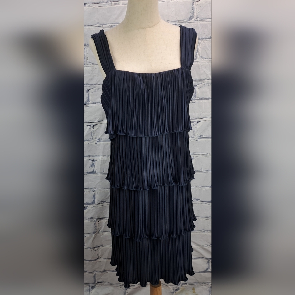 NEW DKNY Sleeveless Square Neck Tiered Ruffle Pleated Swing Dress Navy 6 US - Picture 5 of 16
